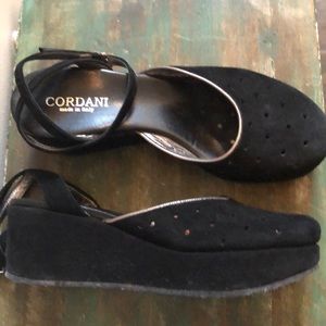 Cordani Suede with metallic piping shoes